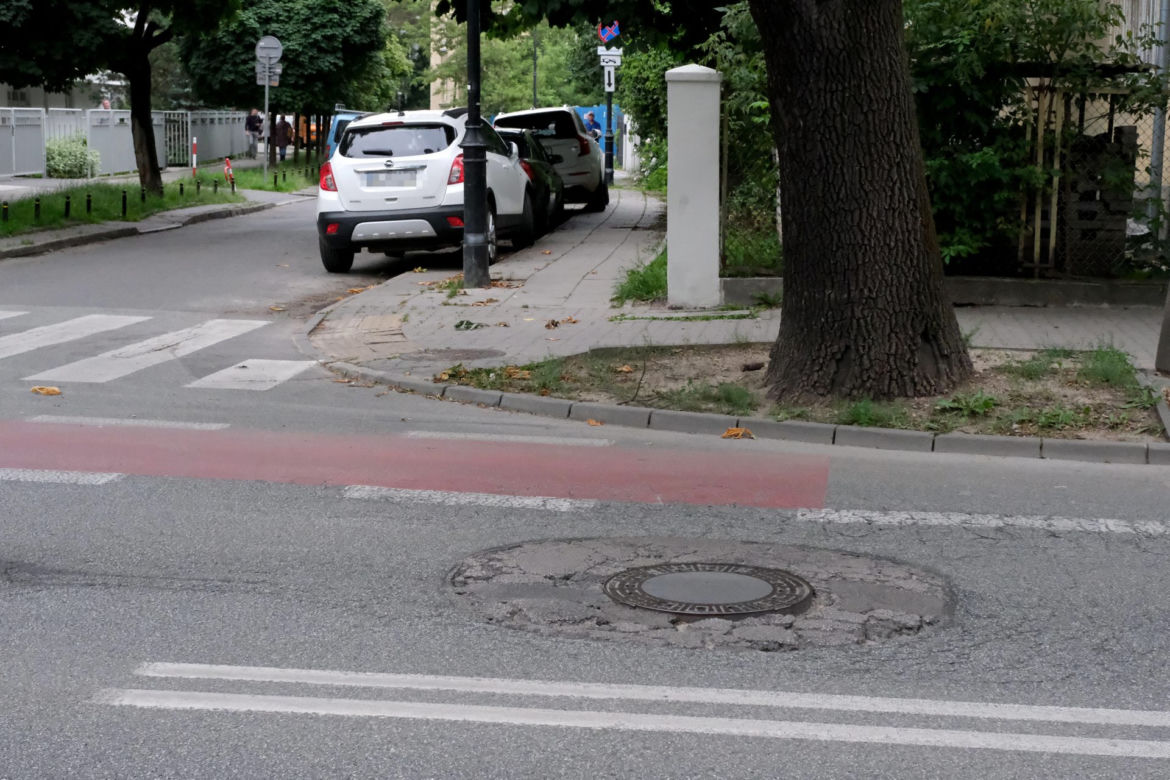 Drogowcy zabierają się za zdewastowaną ulicę