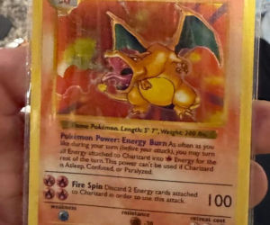 Babcia przez lata chowała karty do gry w Pokemona. Okazały się warte fortunę