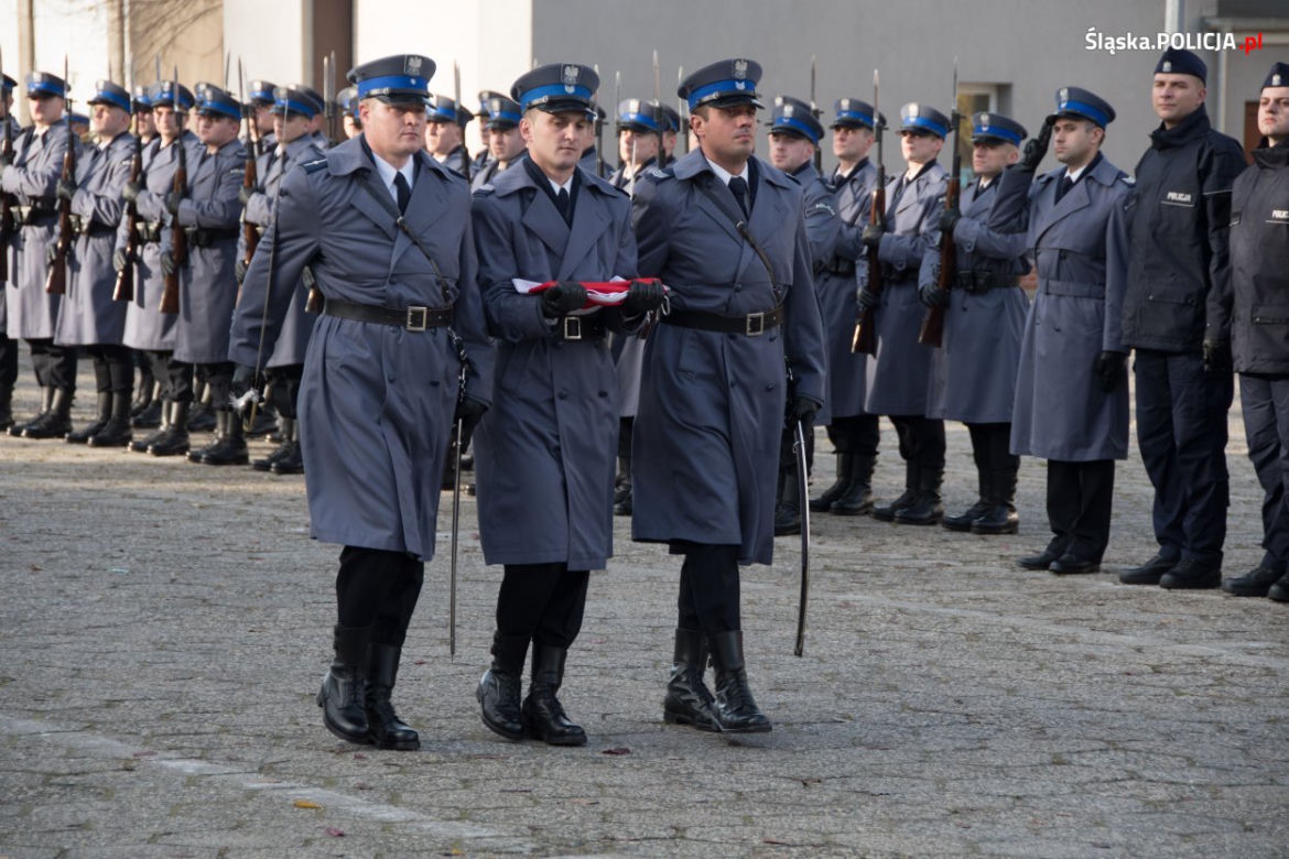 Nowi policjanci w śląskim garnizonie. Złożyli ślubowanie