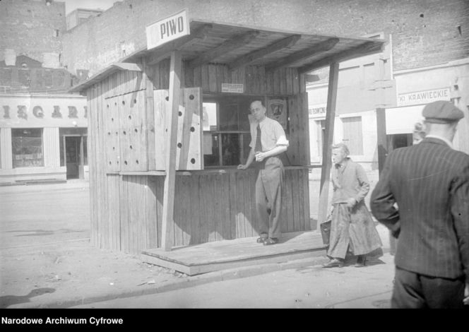 QUIZ PRL. Czy się stoi, czy się leży, trzy tysiące się należy. Tak pracowano w PRL-u