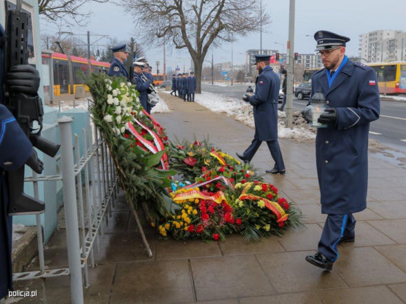 Policjant zainterweniował na urlopie i zginął. Andrzej Struj śmiertelnie dźgnięty nożem. "To był szok"