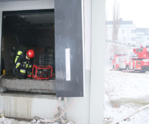 Pożar Lidla na Bielanach. 20 jednostek straży na miejscu.