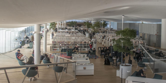 Tak wygląda biblioteka przyszłości. Roboty, 100 tysięcy książek i niezwykła architektura w sercu Europejskiej stolicy