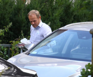 Donald Tusk jeździ Lexusem RX 450h