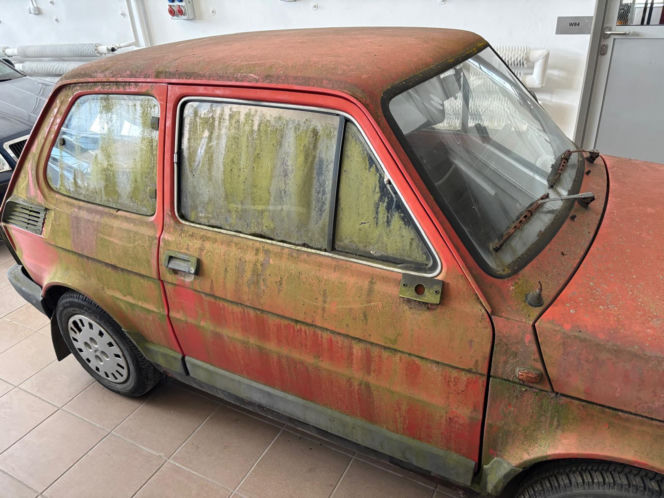 Samochodówka wygrała małego fiata. Uczniowie wyremontują go