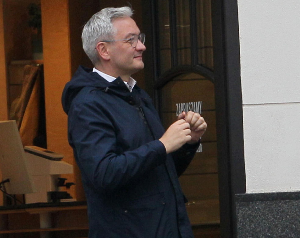 Robert Biedroń kupił okulary
