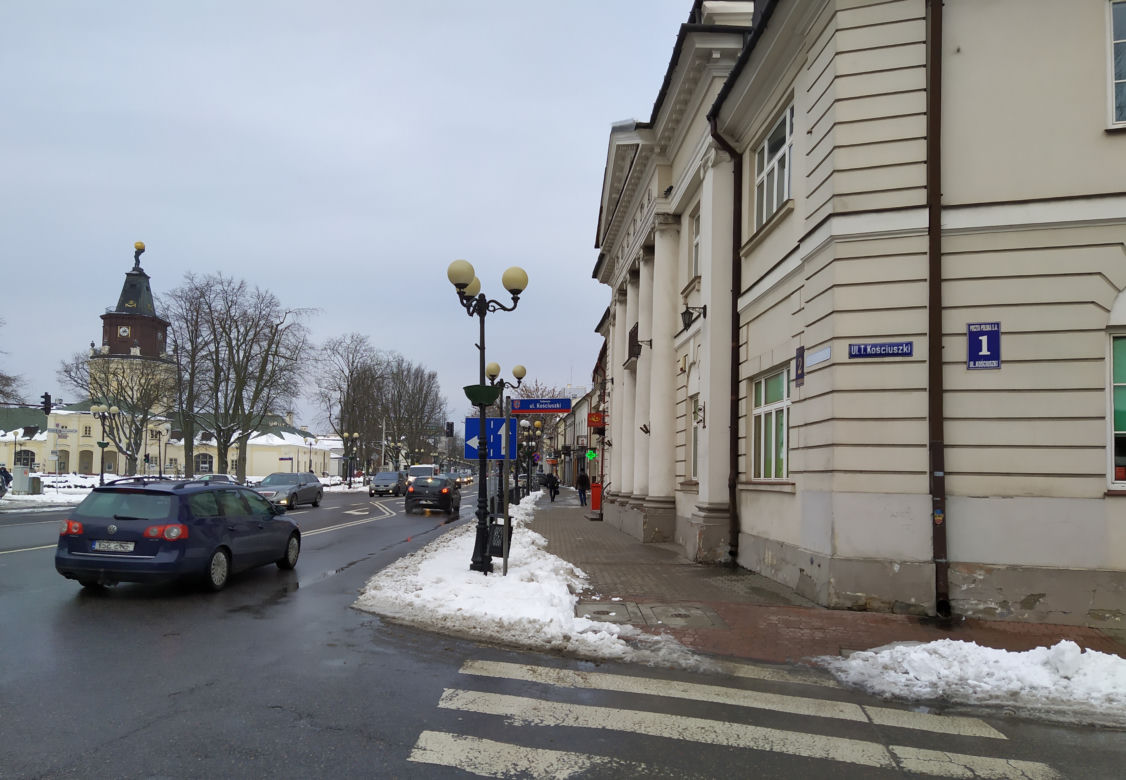 Jak wyglądała ulica Piłsudskiego w Siedlcach i okolica dawnej bramy-dzwonnicy pod koniec stycznia 2021?