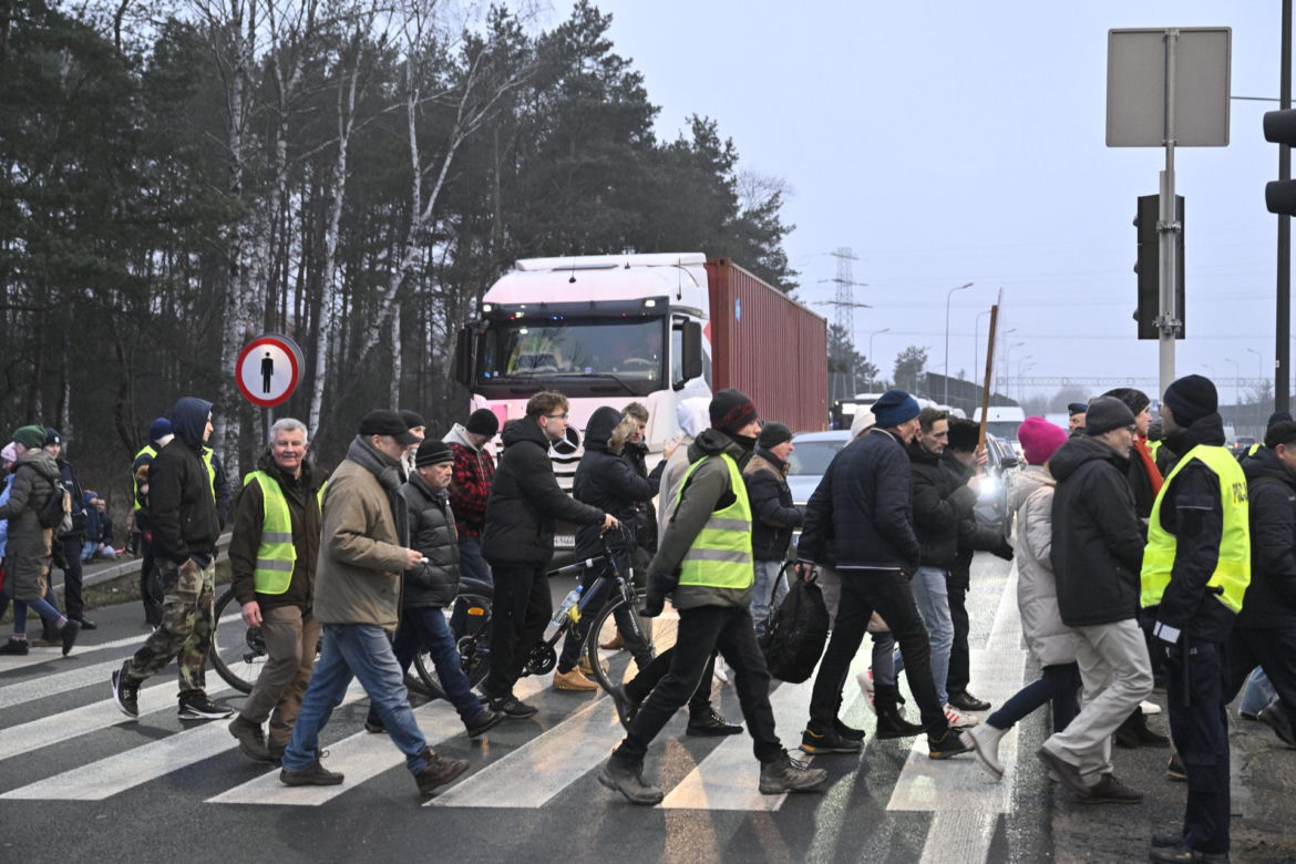 Mają dość korków, chcą buspas. W godzinach szczytu protestowali na pasach