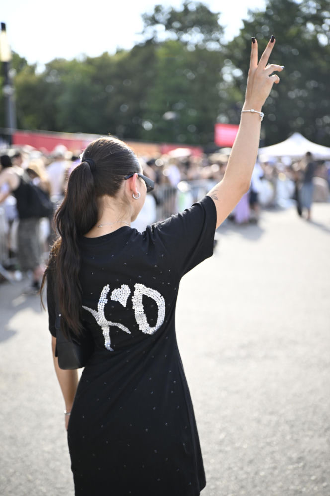 Drugi koncert The Weeknd w Warszawie. Najwierniejsi fani nie przestraszyli się morderczego upału. Znajdź się na zdjęciach