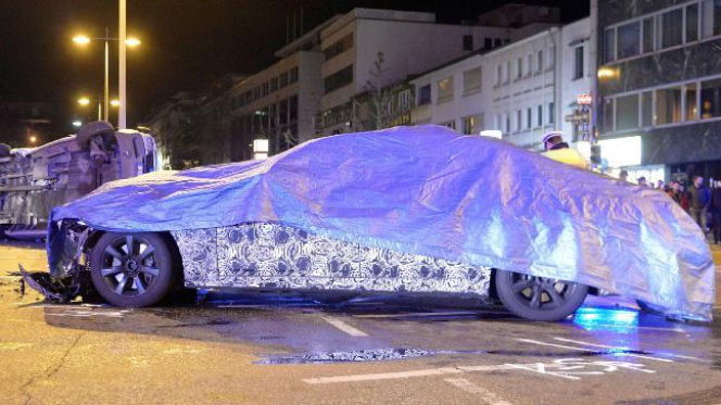 Rozbite nowe BMW Serii 7