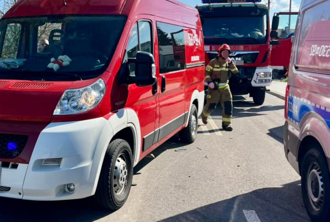  Zderzenie karetki motoroweru pod Warszawą