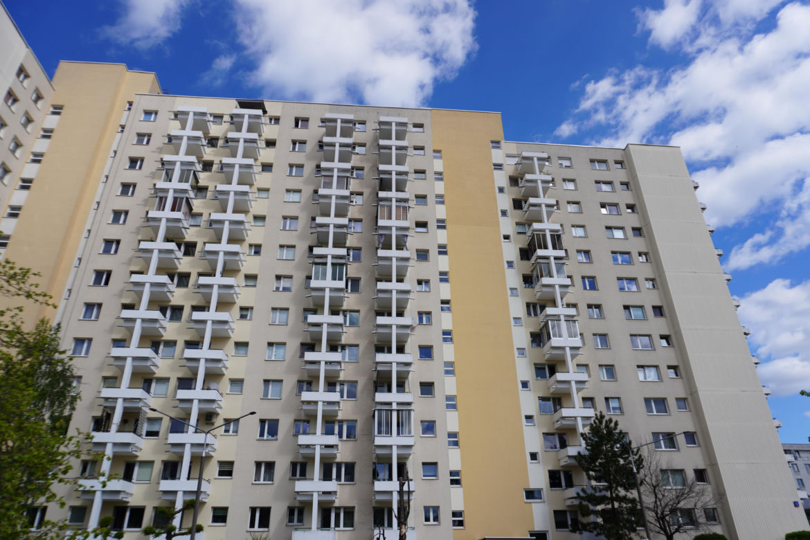 Osiedle przy Dzikiej, w której kręcono sceny z Kogla-mogla