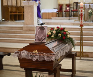 Morze łez nad trumną Ewy Orłowskiej. Zginęła z ręki kochanka. Pogrzeb w Starogardzie Gdańskim