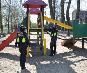 Groza na placach zabaw: Konieczna była interwencja Straży Miejskiej! 