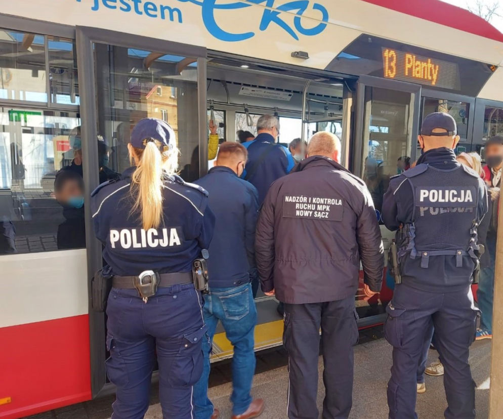 Kontrole w sądeckich autobusach. Posypały się mandaty dla pasażerów