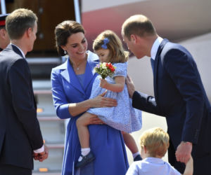 Księżniczka Charlotte z kwiatami
