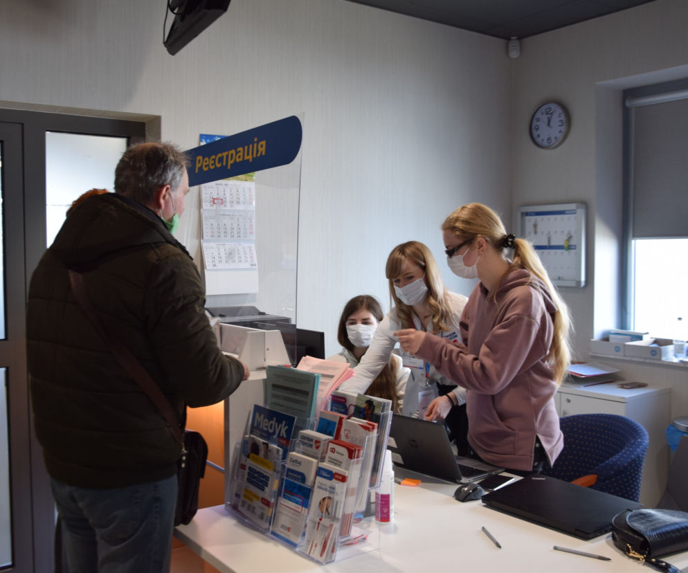 Rzeszów: Ukraińcy leczą Ukraińców. Przychodnia dla uchodźców z personelem ze wschodu