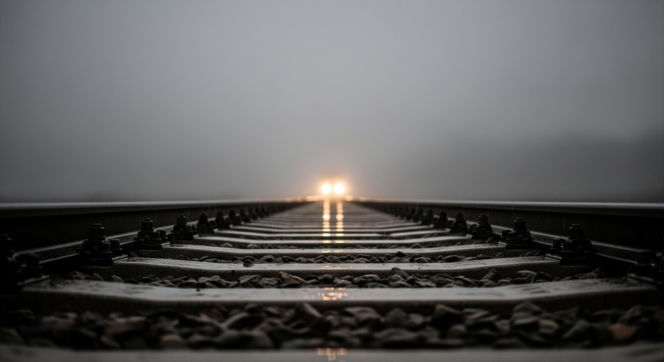 Potrącenie przez pociąg na Mazowszu. Kolejny dramat, który paraliżuje szlaki?