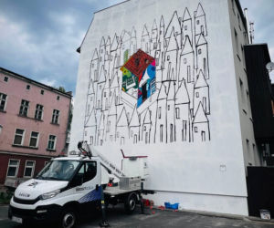 Hospicjum Kolory i ich mural na kamienicy w Lesznie