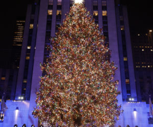 Choinka w nowojorskim Rockefeller Center rozbłysła! Robi ogromne wrażenie [ZDJĘCIA]