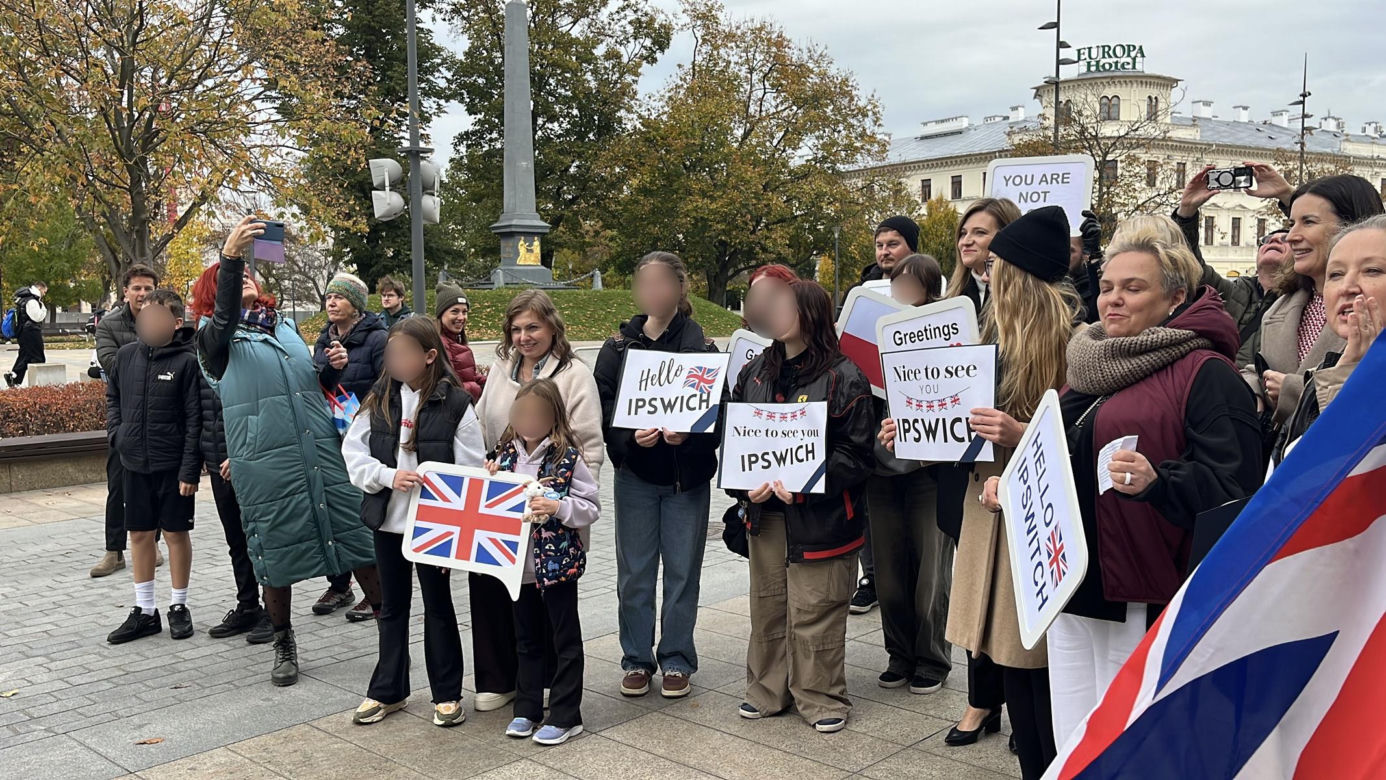 Lublin połączył się z Wielką Brytanią! Portal na Placu Litewskim pokazuje teraz Ipswich