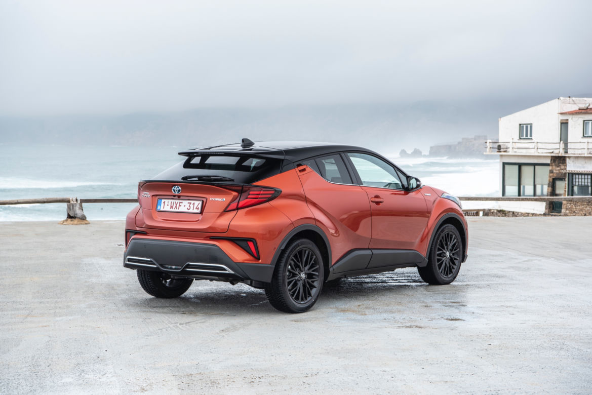 Toyota C-HR 2.0 Hybrid Dynamic Force 184 KM e-CVT