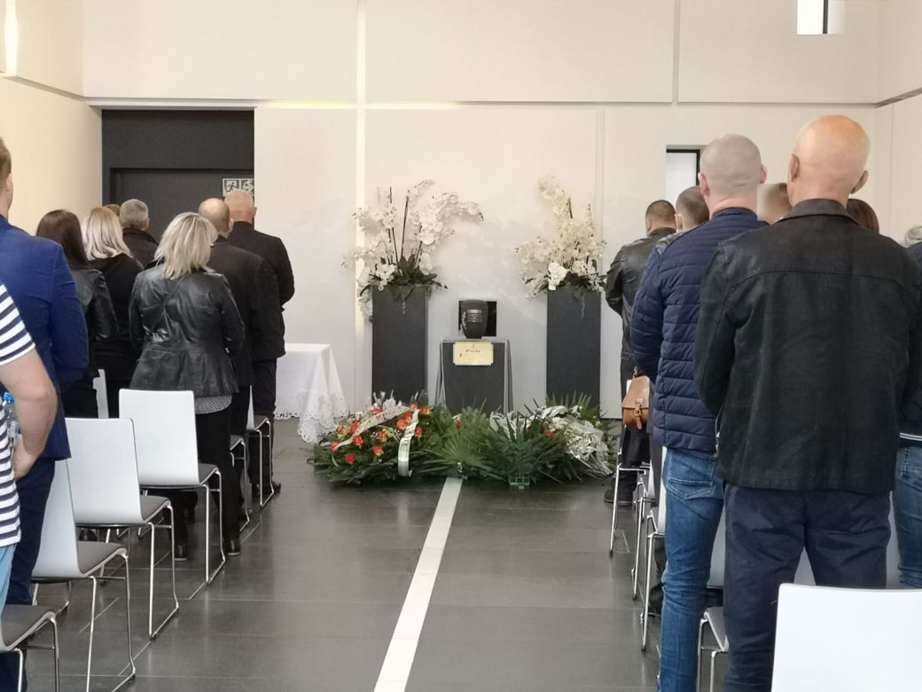 Pogrzeb Piotra J. zadźganego przez ukochaną na weselu w Markach