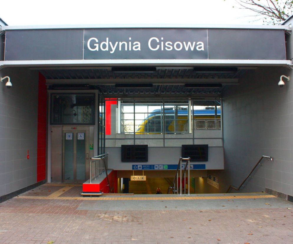 Przystanek SKM Cisowa w odświeżonej odsłonie