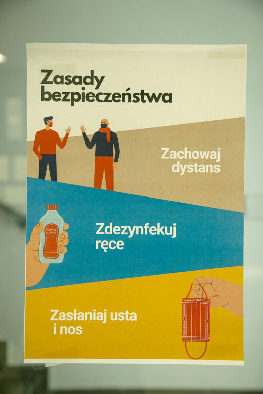 Wawerska szkoła z koronawirusem