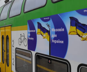Pociąg Kolei Mazowieckich z pomocą humanitarną dla Ukrainy