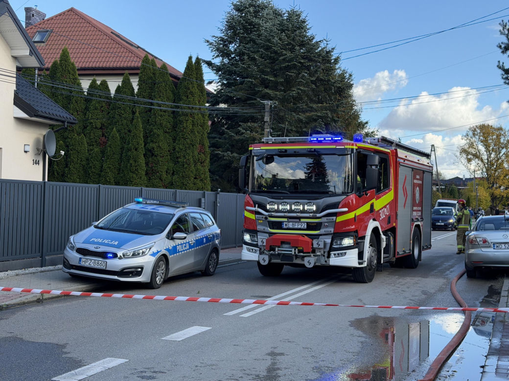 Truskaw. Auto stanęło w ogniu, kierowca się palił
