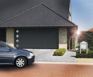 Brama garażowa EUROSTYLE w kolorze RAL 7016 z designer P09