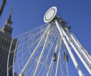 Dziwny obiekt w centrum Warszawy. Co tu powstaje? Stolica już stroi się na Boże Narodzenie!