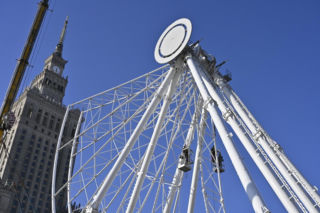 Dziwny obiekt w centrum Warszawy. Co tu powstaje? Stolica już stroi się na Boże Narodzenie!