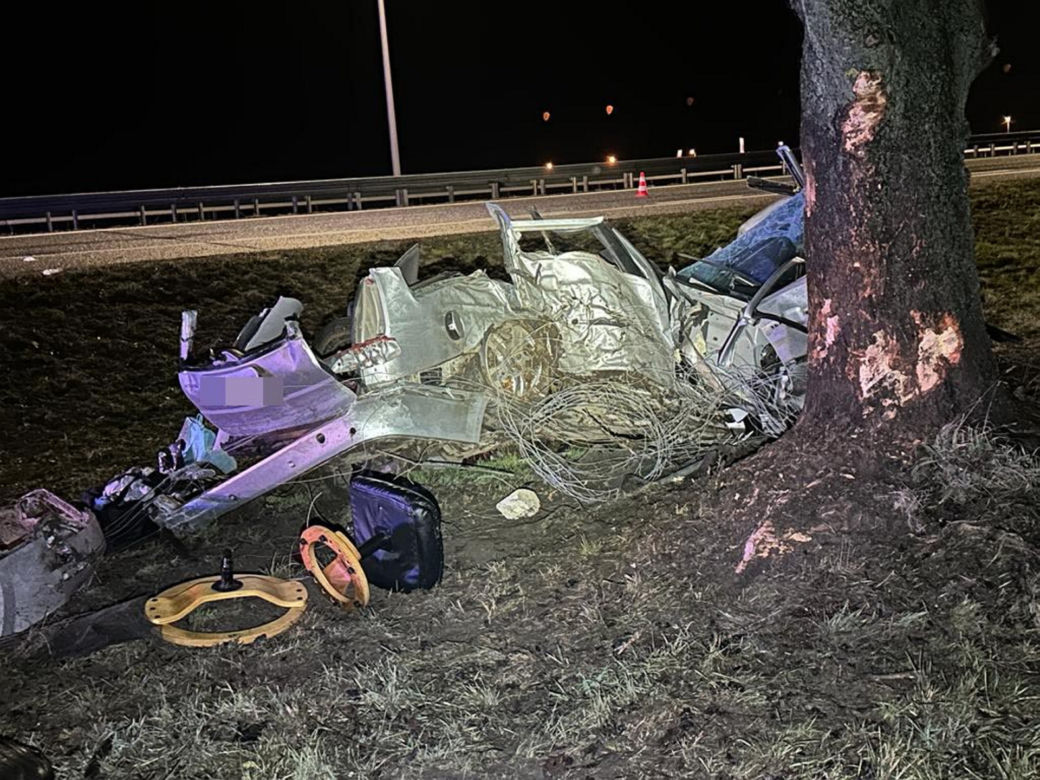 Makabryczny wypadek na S8. Auto zjechało z jezdni. Nie żyją dwie osoby