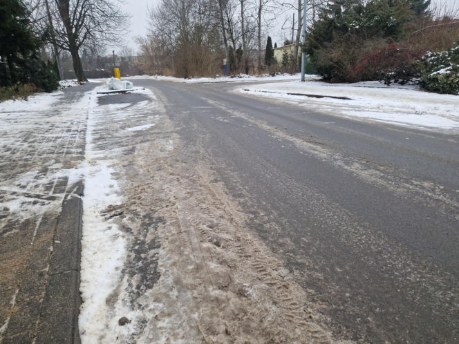 Trudna sytuacja pogodowa w Polsce. Szklanka na drogach to nie wszystko