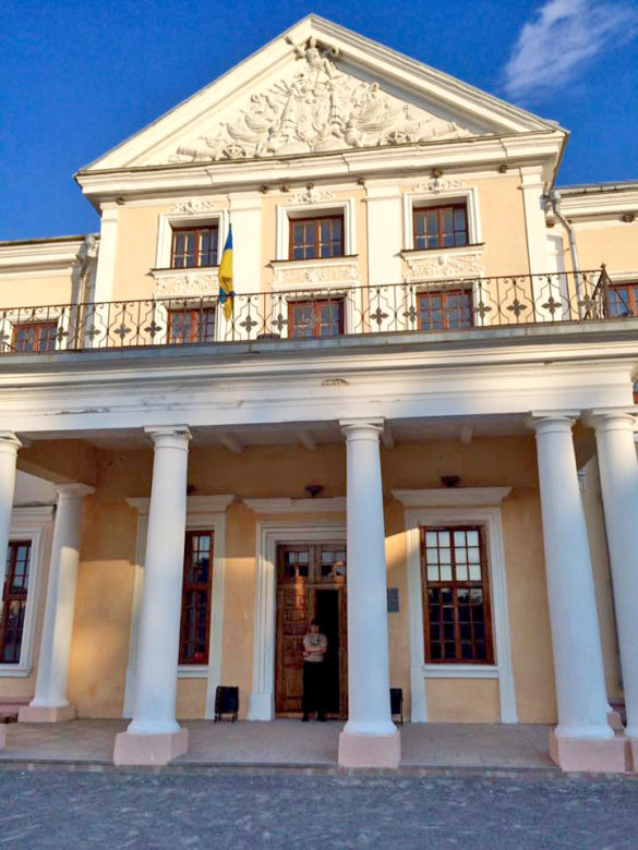 Ukraina