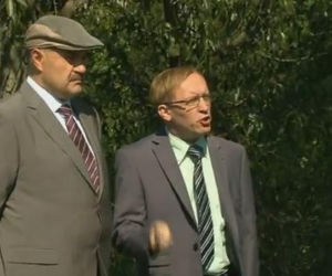RANCZO 7 sezon. Wójt/senator Paweł Kozioł (Cezary Żak), Czerepach (Artur Barciś)