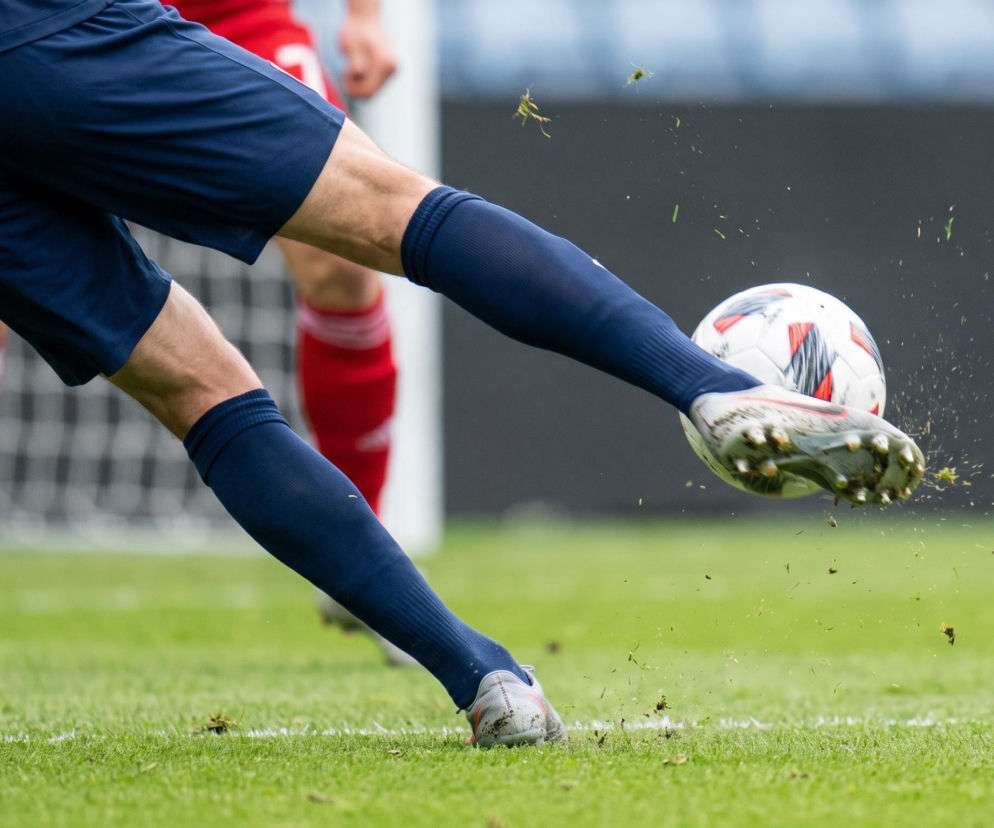 Pogoń Szczecin pokonuje Piast Gliwice. Przewrotka lidera strzelców