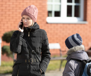 Na Wspólnej odc. 3094. Tatiana (Olha Bosova), jej syn Jurij (Nikita Antonenko)