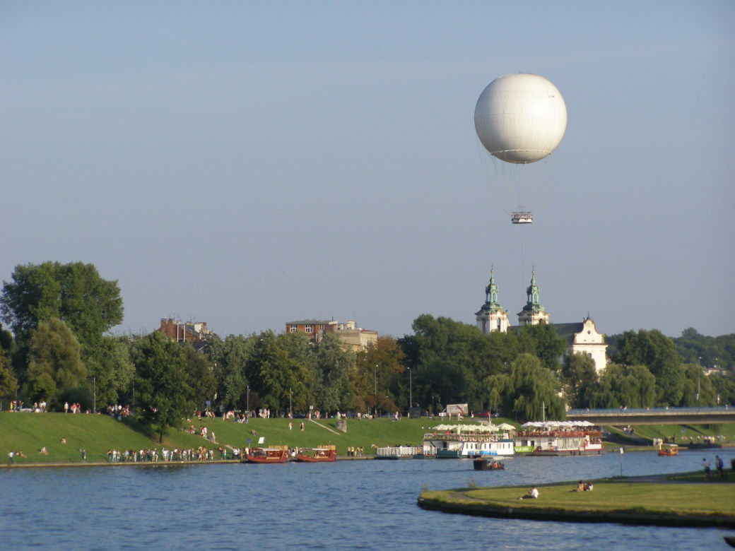 Zapomniana atrakcja Krakowa powraca. Balon widokowy wraca nad Wisłę!