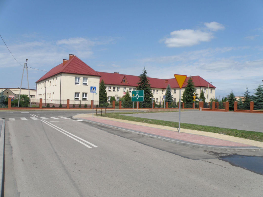 1. Gmina Tczów - mediana wynagrodzeń miesięcznych brutto (marzec 2025): 5574,42 zł