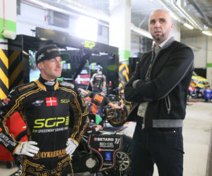 Robert Kubica i Marcin Gortat dopingują Bartosza Zmarzlika
