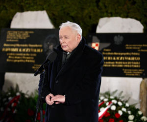 Jarosław Kaczyński w Starachowicach – Hołd dla Matki i Refleksje o Polsce