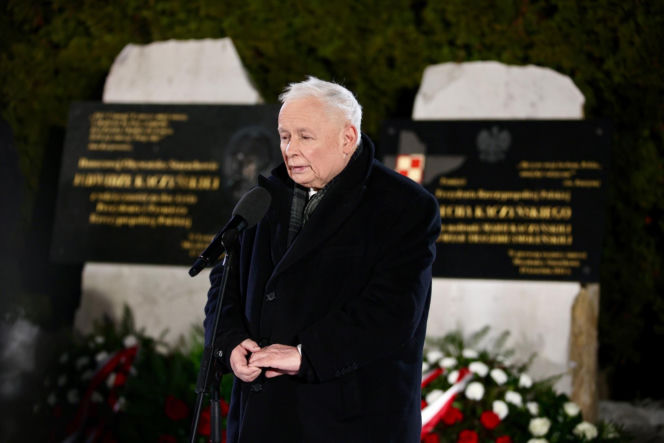Jarosław Kaczyński w Starachowicach – Hołd dla Matki i Refleksje o Polsce