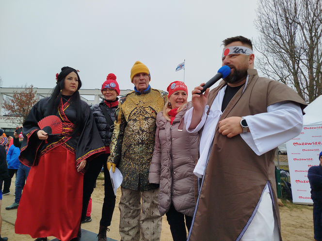 Mazowieckie Morsy otworzyły sezon morsowania 2025/2026 nad zalewem w Siedlcach