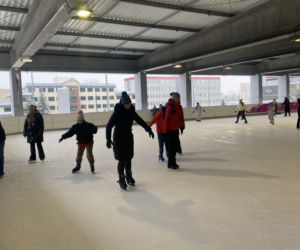 Kryte lodowisko przy Hali Urania