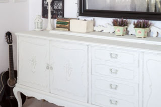 Przytulne wnętrze w stylu prowansalskim: białe meble, tekstylia i shabby chic!