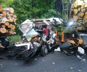 Koszmarny wypadek w Dąbrowie Chełmińskiej. Ciężarówka zmiażdżyła dostawczaka