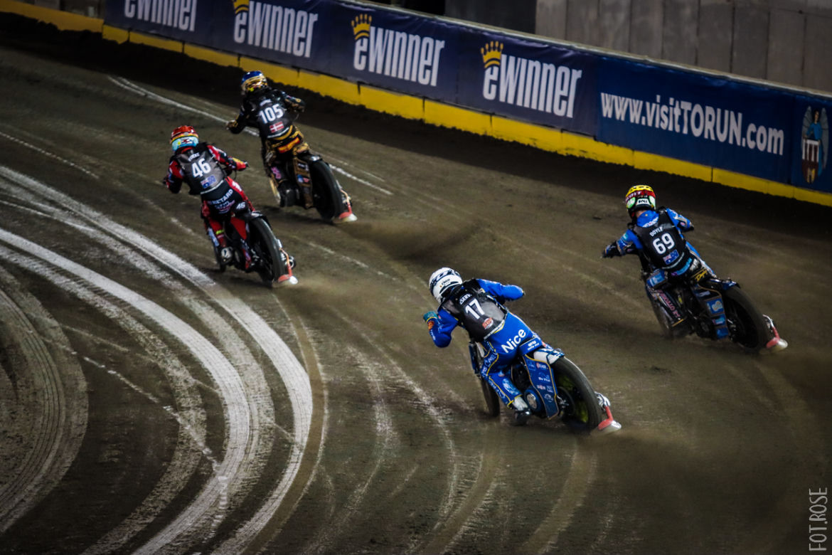 GP Toruń. Galeria zdjęć kibiców z Motoareny. Tak bawili się w piątek